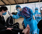 Việt Nam miễn phí điều trị COVID-19, các nước ra sao?