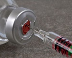 Mỹ bắt đầu thử nghiệm lâm sàng văcxin phòng SARS-CoV-2