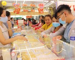 Giá vàng thế giới rớt, vàng trong nước lại cao hơn 130.000 đồng/lượng