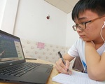 Học sinh Hà Nội, TP.HCM học bù ra sao?
