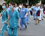 Vì sao nhân viên y tế Singapore ít bị phơi nhiễm COVID-19?