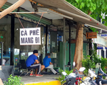 Nhiều quán ăn, cà phê vỉa hè lách quy định, vẫn mở cửa đón khách
