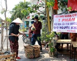 Nếu khó khăn cứ lấy 1 phần, nếu bạn ổn xin nhường cơm cho người khác