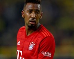 Đi thăm con đang bệnh, Jerome Boateng vừa gặp tai nạn, vừa bị Bayern phạt