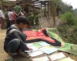Mẹ cách ly vì COVID-19, nhà hỏng vì mưa đá, 2 đứa trẻ bơ vơ