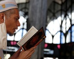 Người Hồi giáo bước vào tháng Ramadan kỳ lạ thời phong tỏa