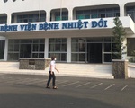 Phi công người Anh nhiễm COVID-19 qua nguy kịch nhưng dương tính trở lại