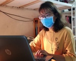 Giúp nhau đo nhiệt độ, khám tim phổi khi tự cách ly
