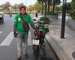 Anh Grab Bike nhanh trí cứu kịp cô gái định nhảy cầu tự tử