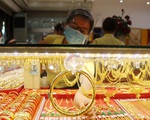 Giá vàng ở Việt Nam rẻ hơn thế giới, thị trường vẫn lạnh tanh