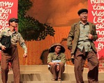 Các lãnh đạo bộ ‘xung phong’ mua 10 vé xem kịch Lưu Quang Vũ