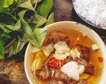 Quanh Hà Nội có mấy thứ bún: bún ốc, bún chả, bún đậu...