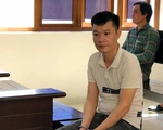 Nghi vợ ngoại tình, chồng đâm chết vợ, đâm trọng thương ‘tình địch’