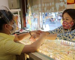 Giá vàng bật tăng, tiến đến ngưỡng 49 triệu đồng/lượng