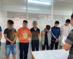 10 thanh thiếu niên đập cửa kính 15 xe hơi để trộm cắp