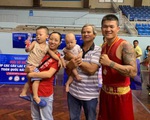 Tay đấm Trương Đình Hoàng - điều chưa kể - Kỳ 3:  Đôi mắt dưới võ đài