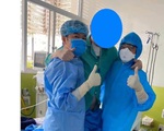 Bệnh nhân phi công người Anh đã đứng được và tập đi