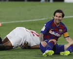 Barca bị Sevilla cầm hòa, Messi suýt đánh nhau trên sân