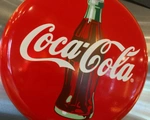 Vì sao Coca-Cola tạm ngừng quảng cáo trên mạng xã hội?