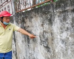 Nơm nớp lo tường cao hơn 3m sập đè người