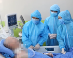 Hồi phục kỳ diệu: phi công người Anh đã có thể... bấm bàn phím