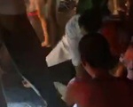 Ôtô lao xuống biển trong đêm mưa dông, 4 người nguy kịch