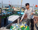 Biến rác biển thành... học bổng