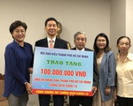Hội Hàn Kiều TP.HCM trao 100 triệu đồng ủng hộ người dân bị ảnh hưởng bởi COVID-19