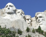 us-quoc-khanh-nui-rushmore-reuters-15938304719281135799692-crop-15938305001681990592441.jpg