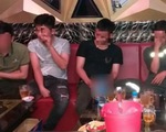 Quán karaoke đóng cửa chính, mở cửa sau đón khách bất chấp lệnh cấm tụ tập