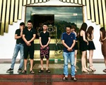 Bất chấp lệnh cấm, quán karaoke vẫn mở cửa để 