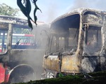 Bãi giữ xe ở Thanh Hóa cháy lớn, 6 xe chở công nhân bị thiêu rụi