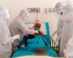 Bác sĩ Chợ Rẫy ở tâm dịch: Có đồng nghiệp chăm sóc ba rồi, tôi yên tâm ở lại cứu người