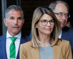 Nữ diễn viên Lori Loughlin bị phạt 2 tháng tù vì chạy trường cho con