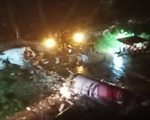 Máy bay chở 191 người trượt đường băng, gãy làm đôi ở Ấn Độ