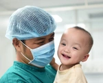 Ngắm nhìn Trúc Nhi - Diệu Nhi ngộ nghĩnh cùng các bài tập tăng sức cơ