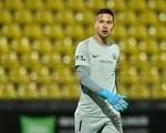 Thời tiết xấu khiến thủ thành Filip Nguyen thủng lưới ở vòng loại Europa League