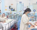 TP.HCM: Bệnh hô hấp tăng vọt, nhiều trẻ phải thở máy