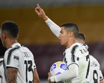 Ronaldo lập cú đúp cứu Juve trên sân khách AS Roma