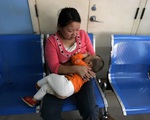 Nhóm nghiên cứu Trung Quốc: Sữa mẹ ngăn ngừa lây nhiễm COVID-19