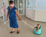 Những công dân 1 tuổi trong khu cách ly