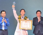 Vinh danh 12 công dân trẻ tiêu biểu TP.HCM 2020: Những bông hoa tỏa sáng