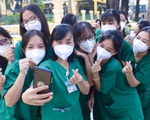 Lực lượng chi viện rút đi, y tế TP.HCM chuẩn bị ra sao để trị COVID-19?