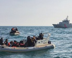 Hơn 1.000 người di cư vượt eo biển Manche chỉ trong 2 ngày