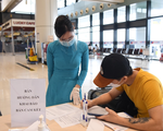 Từ 29-10, khách đi máy bay chỉ cần khai báo y tế điện tử, không phải viết phiếu
