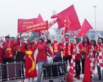 Người hâm mộ đổ về sân Mỹ Đình cổ vũ đội tuyển Việt Nam đấu Saudi Arabia