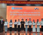 Quỹ Học bổng VAS trao tặng 170 máy tính cho sinh viên