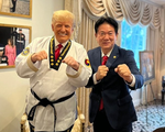 Nhận đai đen 9 đẳng taekwondo, ông Trump tuyên bố sẽ mặc võ phục tới Điện Capitol