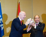 Chủ tịch nước Nguyễn Xuân Phúc gặp Chủ tịch FIFA Gianni Infatino