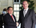 Việt Nam tiếp nhận 1,4 triệu liều vắc xin Pfizer do Pháp hỗ trợ